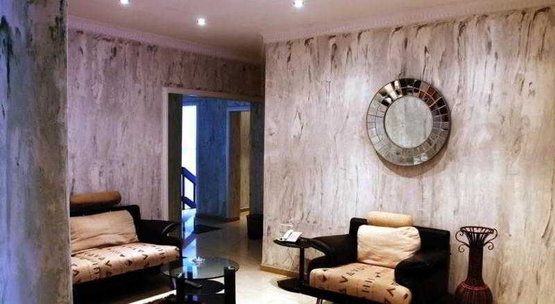Charlies Place And Suites Lagos Exterior photo